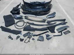 
										Tesla Model 3 full									