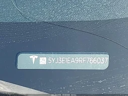
										Tesla Model 3 full									