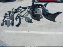 
										Tesla Model 3 full									