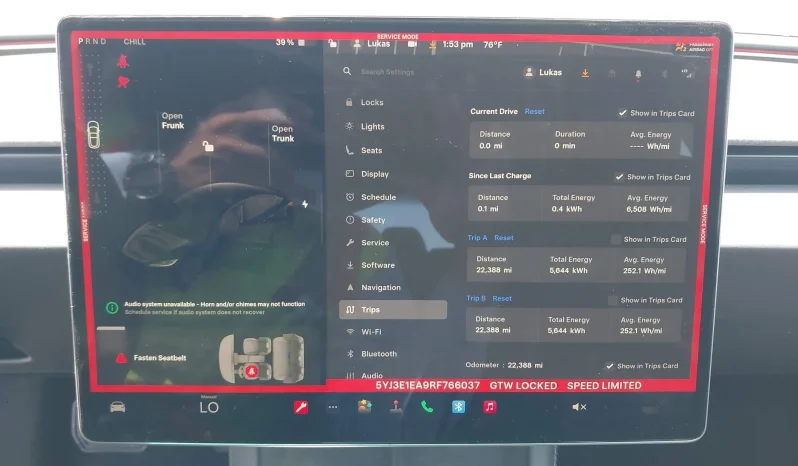 
								Tesla Model 3 full									