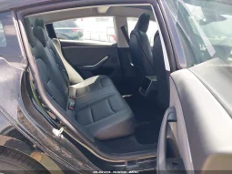 
										Tesla Model 3 full									