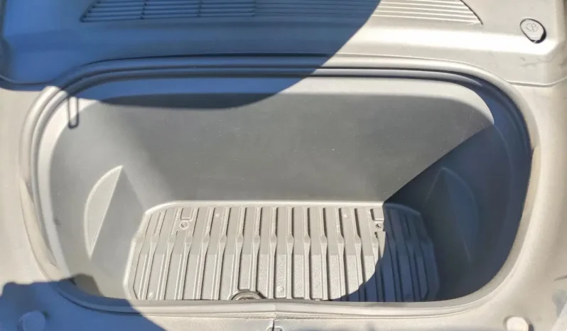 
								Tesla MODEL Y full									