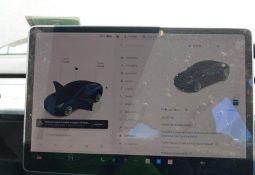 
										Tesla Model 3 full									