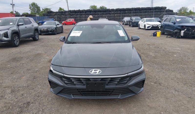 
								Hyundai Elantra full									