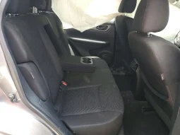 
										Nissan Rogue Sport full									
