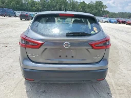 
										Nissan Rogue Sport full									