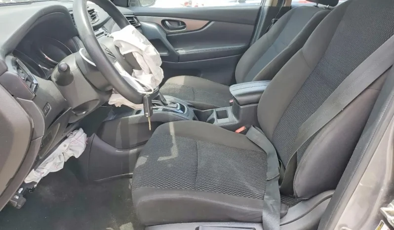 
								Nissan Rogue Sport full									