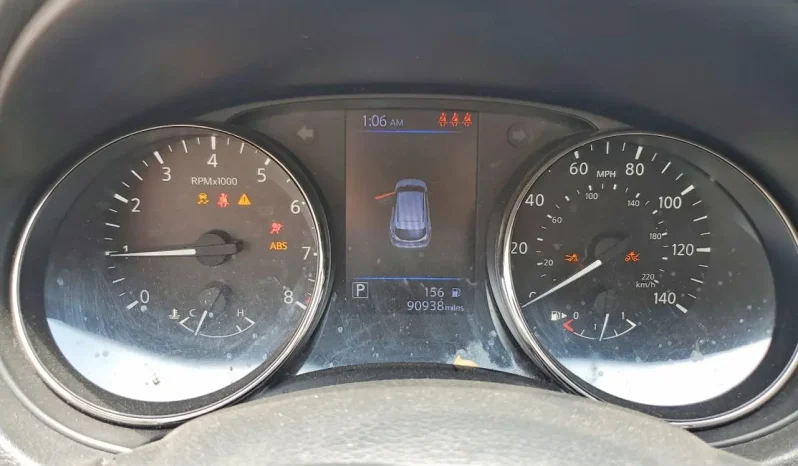 
								Nissan Rogue Sport full									
