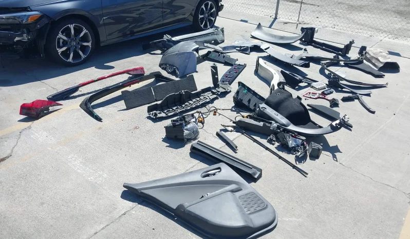 
								Lexus UX 250H full									