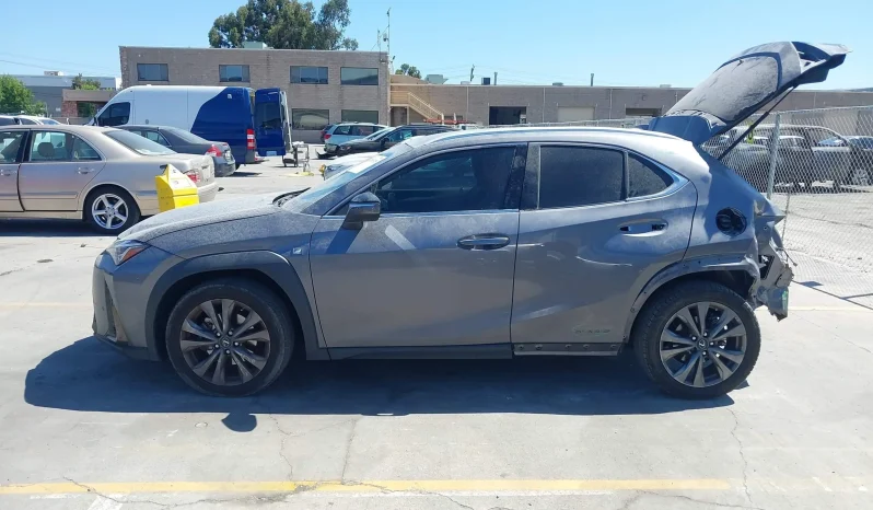 
								Lexus UX 250H full									