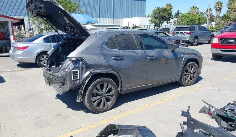 
								Lexus UX 250H full									