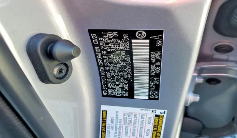 
								Lexus UX full									