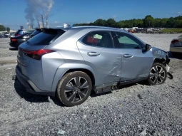 
										Lexus UX full									