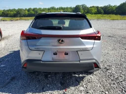 
										Lexus UX full									