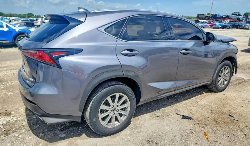 
								Lexus NX300 full									