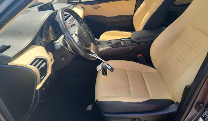 
								Lexus NX300 full									
