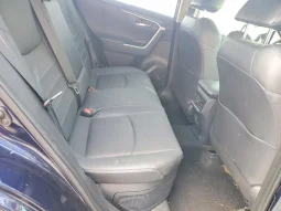 
										Toyota RAV4 full									