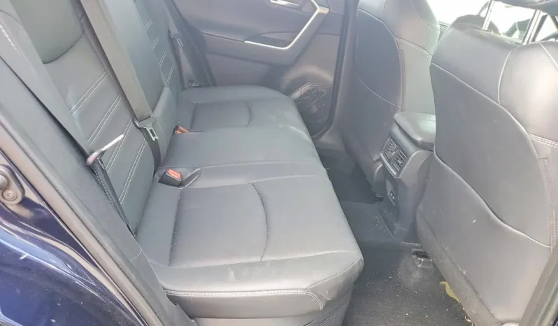
								Toyota RAV4 full									