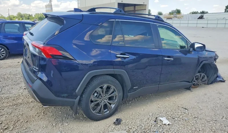 
								Toyota RAV4 full									
