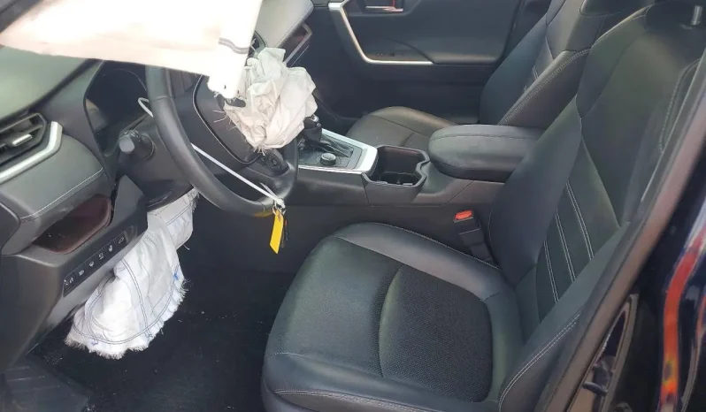 
								Toyota RAV4 full									