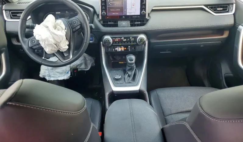 
								Toyota RAV4 full									