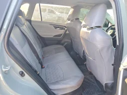 
										Toyota RAV4 full									