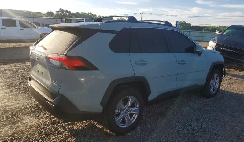 
								Toyota RAV4 full									