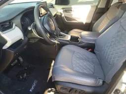 
										Toyota RAV4 full									