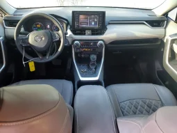 
										Toyota RAV4 full									