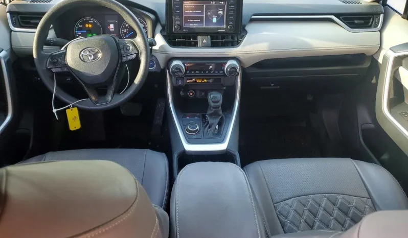
								Toyota RAV4 full									