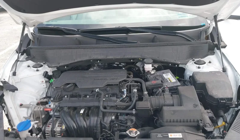 
								Hyundai Kona full									