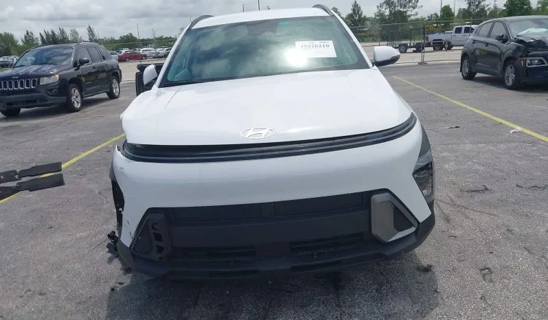 
								Hyundai Kona full									