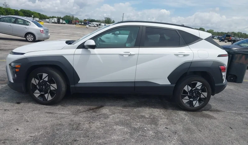 
								Hyundai Kona full									
