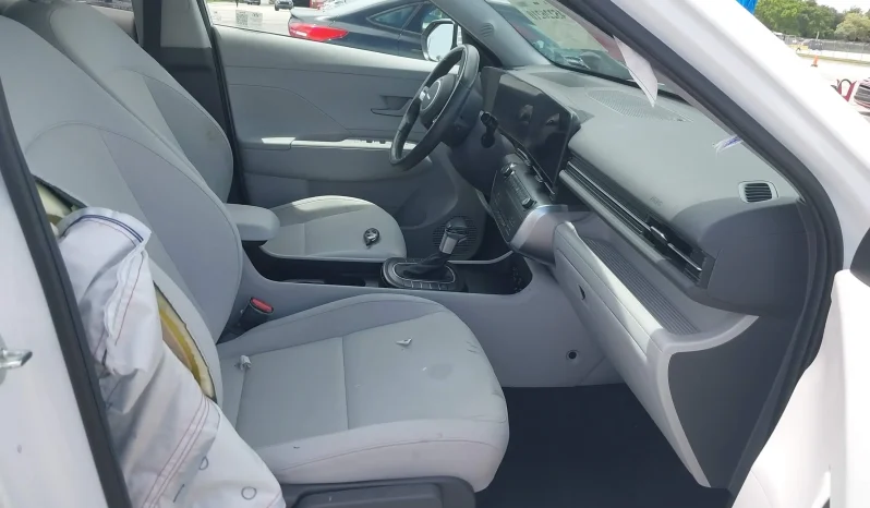 
								Hyundai Kona full									