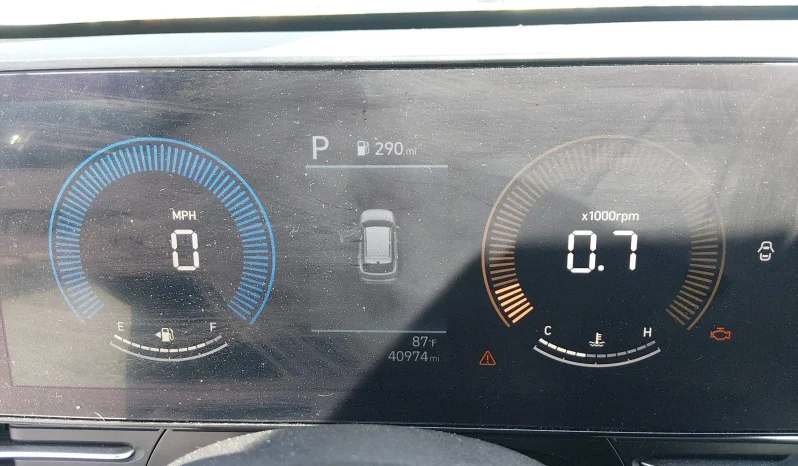 
								Hyundai Kona full									