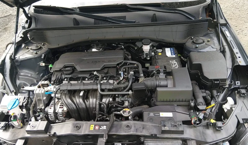 
								Hyundai Kona full									