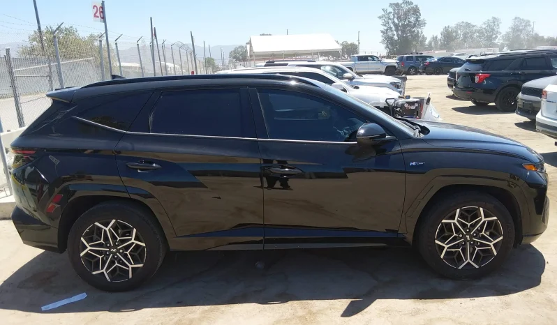 
								Hyundai Tucson full									