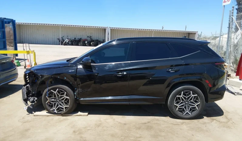 
								Hyundai Tucson full									