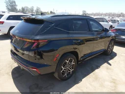 
										Hyundai Tucson full									