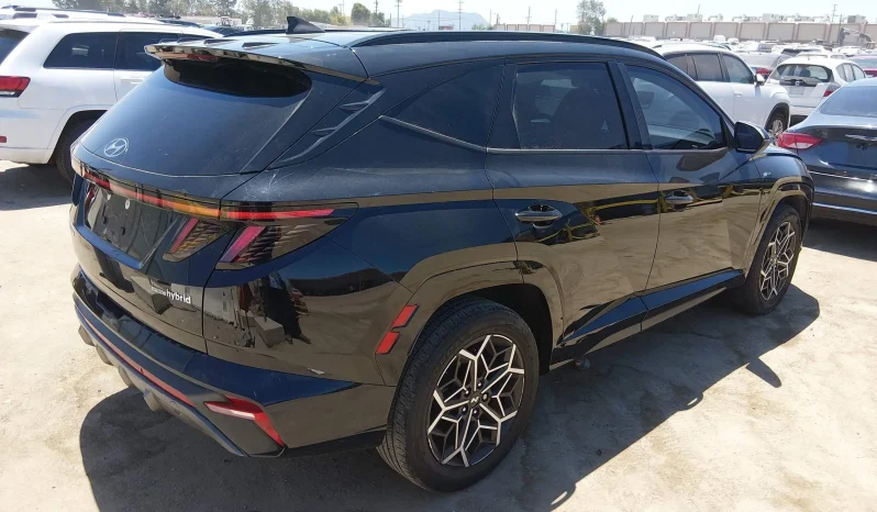 
								Hyundai Tucson full									