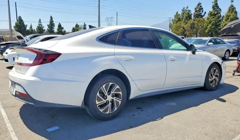 
								Hyundai Sonata Hybrid full									