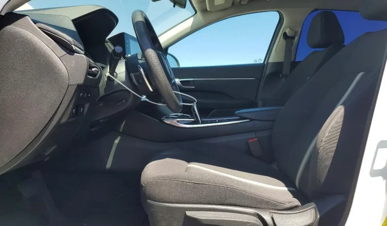 
								Hyundai Sonata Hybrid full									
