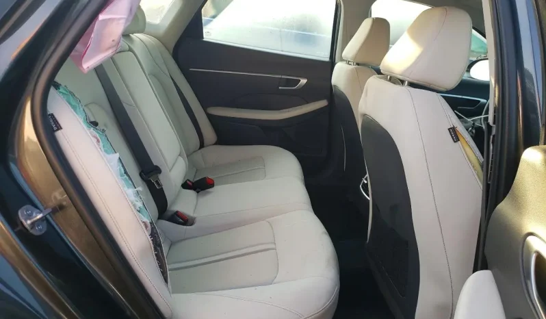 
								Hyundai Sonata Hybrid full									