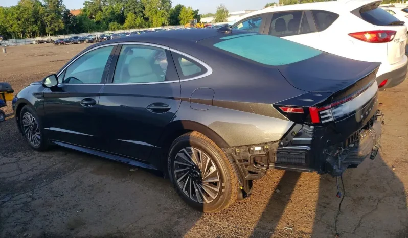 
								Hyundai Sonata Hybrid full									