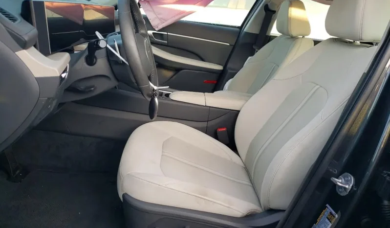 
								Hyundai Sonata Hybrid full									