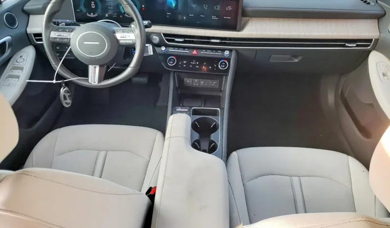 
								Hyundai Sonata Hybrid full									