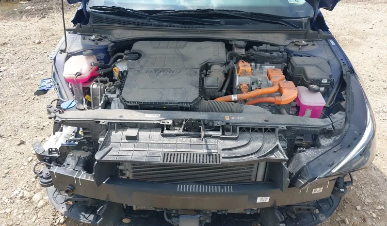 
								Hyundai Elantra Hybrid full									