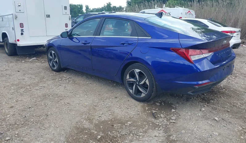 
								Hyundai Elantra Hybrid full									