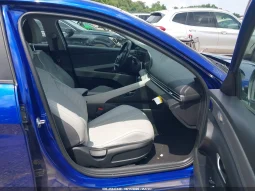 
										Hyundai Elantra Hybrid full									