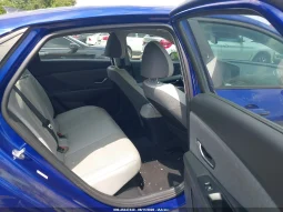 
										Hyundai Elantra Hybrid full									